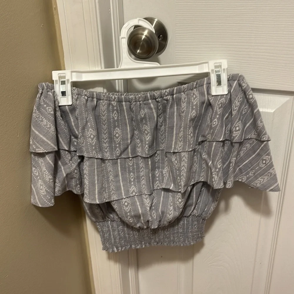 Off Shoulder Ruffle Top - Picture 2 of 3